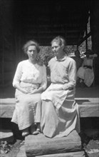 Polly Patrick and Nanny Smith, Harts-Creek, Manchester, Kentucky, USA, 1916-1918. Artist: Cecil Sharp