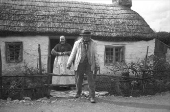 Lydia and George Wyatt, East Harptree, Somerset, (c1900-1910?) Artist: Cecil Sharp