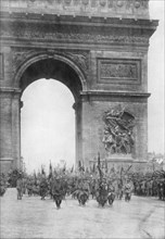 Grand victory parade, Arc de Triomphe, Paris, France, 14 July 1919. Artist: Unknown