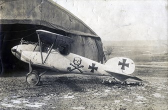 German Albatros DV, Souilly, France, 2 January 1918. Artist: Unknown