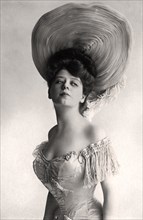 Camille Clifford (1885-1971), Belgian actress, 1905.Artist: Rotary Photo