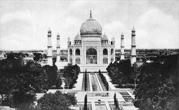 The Taj Mahal, Agra, 20th century. Artist: Unknown