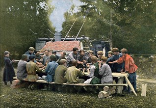 Workmen's canteen in a village, Russia, c1890. Artist: Gillot