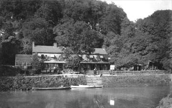 The Black Rabbit Hotel, Arundel, West Sussex, c1900s-c1920s. Artist: Unknown