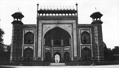 Gateway to the Taj Mahal, Agra, India, 1916-1917. Artist: Unknown