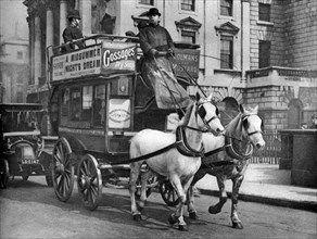 A horse-drawn bus, London, 1926-1927. Artist: Unknown