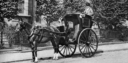 A horse-drawn hansom cab, London, 1926-1927. Artist: Unknown