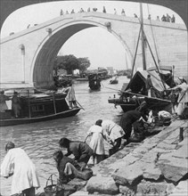 Woo Men Bridge and Grand Imperial Canal, Soo-chow (Suzhou), China, 1900.Artist: Underwood & Underwood