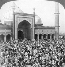 Fast Day within the Jumma Musjid, Delhi, India, 1903.Artist: Underwood & Underwood