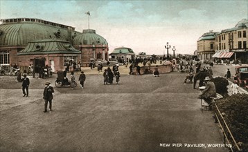 The pavilion on the pier, Worthing, West Sussex, early 20th century. Artist: Unknown