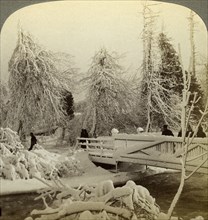 Winter scene, Luna Island, Niagara Falls, New York, USA.Artist: Underwood & Underwood