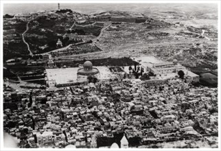 Aerial view of the Mosque of Omar, Jerusalem, Palestine, from a Zeppelin, 1931 (1933). Artist: Unknown