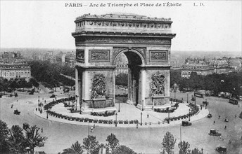 Arc de Triomphe and Place de l'Etoile, Paris, France, early 20th century. Artist: Unknown