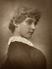 Marie Linden, actress, 1883. Artist: St James's Photographic Co