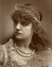 Marion Hood, British soprano opera and musical theatre singer, 1884.  Artist: St James's Photographic Co