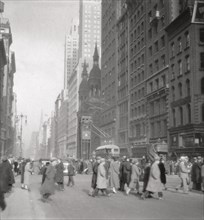 5th Avenue, New York City, USA, 20th century. Artist: J Dearden Holmes
