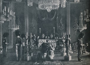 The private lying in state of King Edward VII, 1910 (1911). Artist: WS Stuart.
