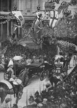 Marriage of the Duke of York: the royal procession passing St Paul's Cathedral, 1893 (1906). Artist: Arthur Salmon.