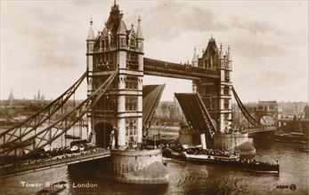 'Tower Bridge, London', c1910. Artist: Unknown.