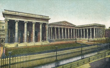 'London, British Museum', c1900.  Artist: Unknown.