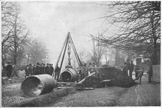 Laying of a big water main by the Southwark and Vauxhall Water Company, London, c1902 (1903). Artist: Unknown.