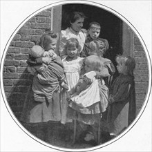 A happy little group, London, c1901 (1901). Artist: Unknown.