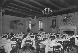 South-east dining room, the Fraternity Clubs Building, New York City, 1924. Artist: Unknown.