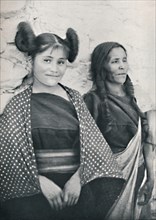 An Arizona Hopi girl and her mother, 1912. Artist: James & Pierce.
