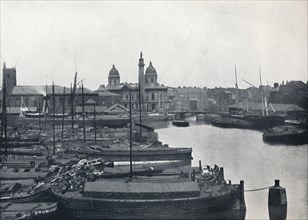 'Hull - Prince's Dock: With The Wilberforce Memorial and Dock Offices', 1895. Artist: Unknown.