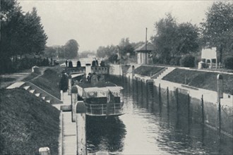 'A Lock', 1910. Artist: Sport and General Press Agency.