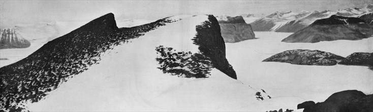 'The Top of Mount Suess, Looking South', c1911, (1913).  Artist: Herbert Ponting.