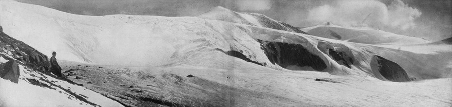 'Avalanche Cliffs on the South Side of Granite Harbour', c1911, (1913).  Artist: T Griffith Taylor.