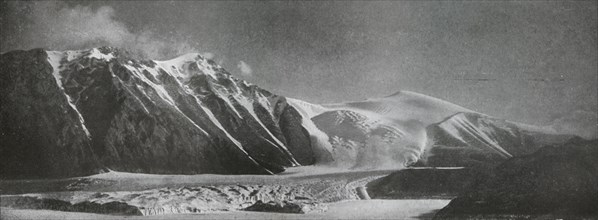 'Mount England and the New Glacier', c1911, (1913).  Artist: Frank Debenham.