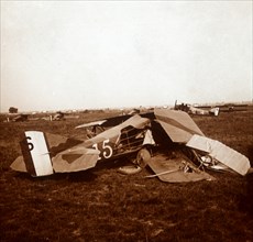 Crashed plane, c1914-c1918. Artist: Unknown.