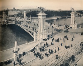 'Paris. - Le Pont Alexandre III. - LL, c1910. Creator: Unknown.