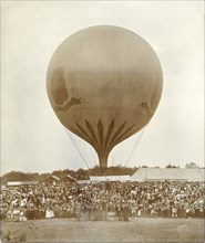 Balloon Ascent, Pimlico Recreation Ground, Ilkeston, Derbyshire, c1907 Artist: Unknown