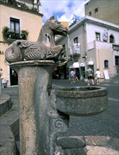 Sea Horse' water fountain, Piazza del Duomo, Taormina, Sicily, Italy.