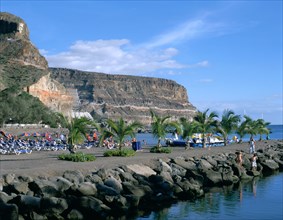Breakwater, Puerto de Mogan, Gran Canaria, Canary Islands.