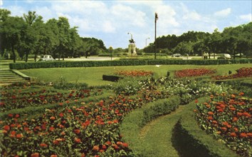 Sunken garden at the entrance to Hermann Park, Houston, Texas, USA 1955. Artist: Unknown