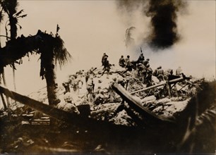 US Marines fighting on Tarawa, Gilbert Islands, World War II, November 1943. Artist: Unknown