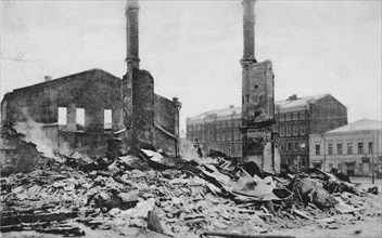 Destruction on a Moscow street after the Revolution, Russia, December 1905. Artist: Unknown