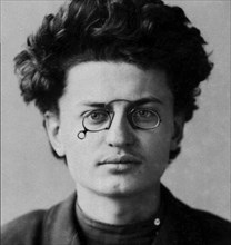 Police photograph of Leon Trotsky, Russian revolutionary, 1898. Artist: Unknown