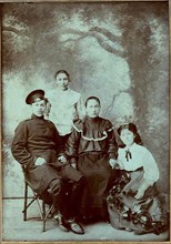 Cossacks family, 1900s.