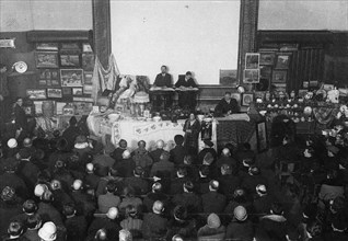 Auction of porcelain and Crown jewels of the Tsar in Moscow, 1927.