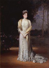 Portrait of Empress Alexandra Fyodorovna of Russia (1872-1918), the wife of Tsar Nicholas II, 1914. Artist: Veber, Jakov Jakovlevich (1870-after 1941)