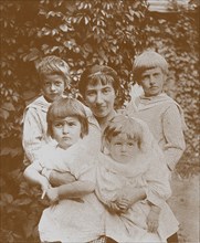 Zinaida Serebriakova with her children, 1920s. Artist: Anonymous