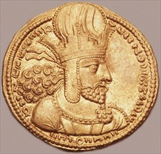 Gold Dinar with Bust of Shapur I the Great.