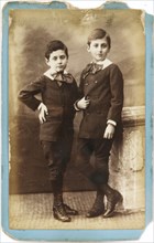 Marcel and Robert Proust as children.