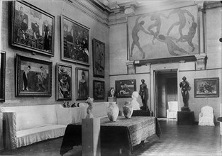 Pink dining room (known as the Matisse Room) in Shchukin's house, 1913-1914.