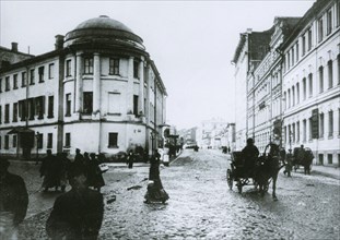 The corner of Povarskaya Street and Bolshaya Molchanovka Street in Moscow, 1912-1914.